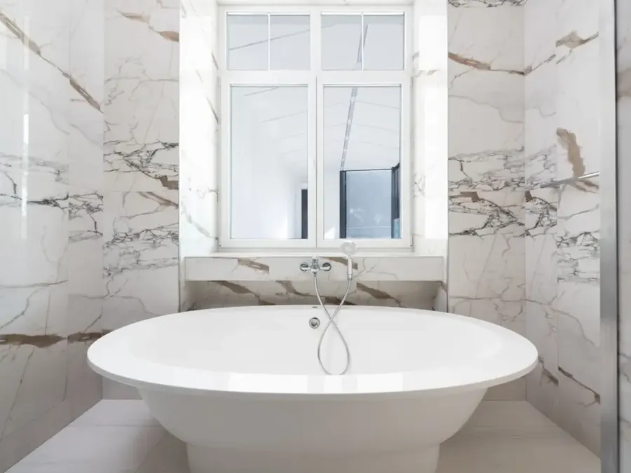 Suite parentale rénovée avec salle d'eau attenante